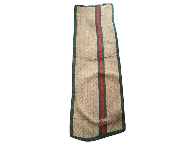 Stupenda sciarpa vintage in seta Gucci