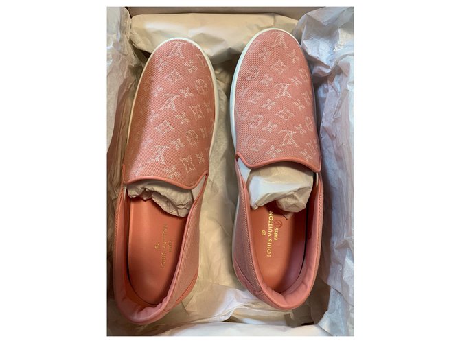 Louis Vuitton low shoes Pink Cloth ref.323495 - Joli Closet