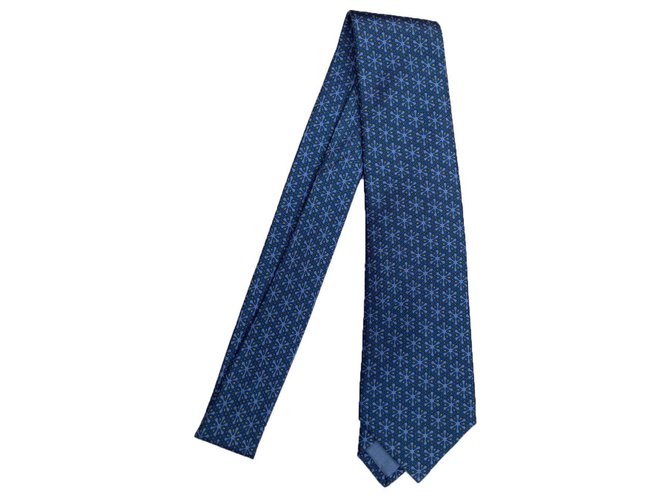 Sublime cravate en soie Hermès Bleu clair  ref.323501