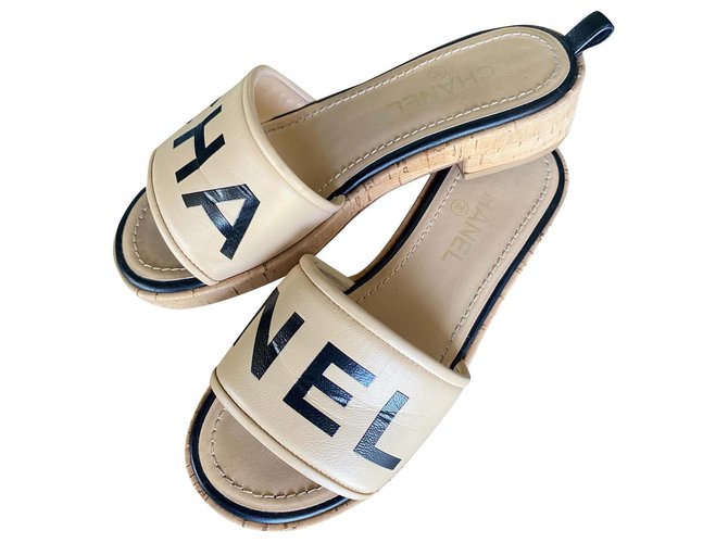 Chanel Sandals Beige Leather  ref.323506