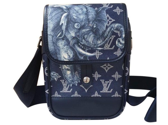 Louis Vuitton Monogram Savanna Elephant Chapman Brothers Bolso de hombro Multicolor Paño  ref.323652