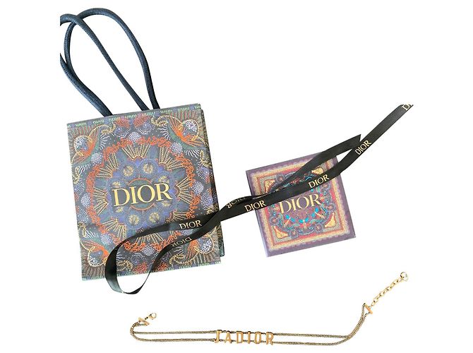 Eu adior choker