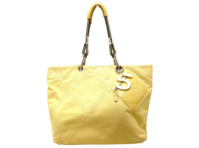 Chanel tote bag Yellow Cloth ref.325393 - Joli Closet