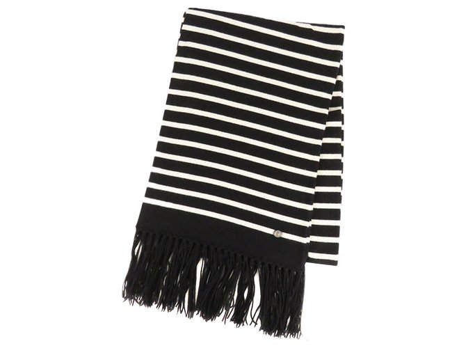 Chanel Black Cashmere Scarf White Cloth  ref.325803