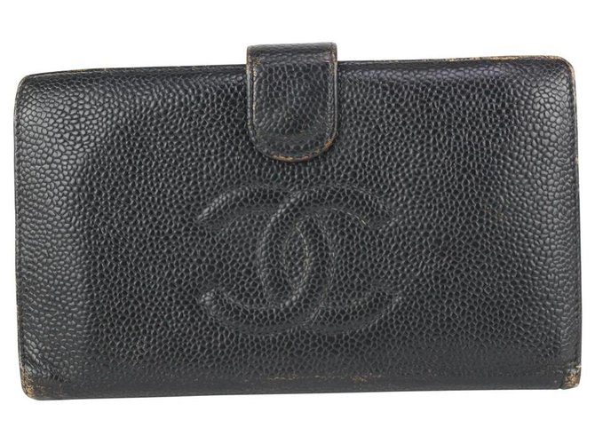 Chanel Portafoglio lungo con patta e logo CC in pelle nera caviale  ref.326342