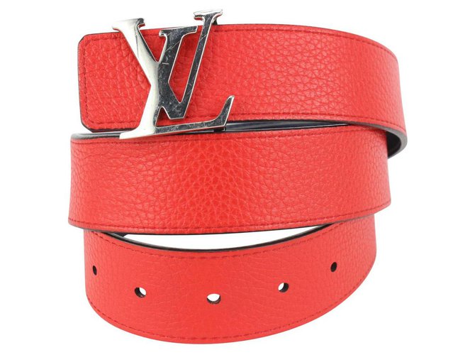 Louis Vuitton 90/36 Cinturón Initiales LV reversible rojo x negro Cuero  ref.326875 - Joli Closet