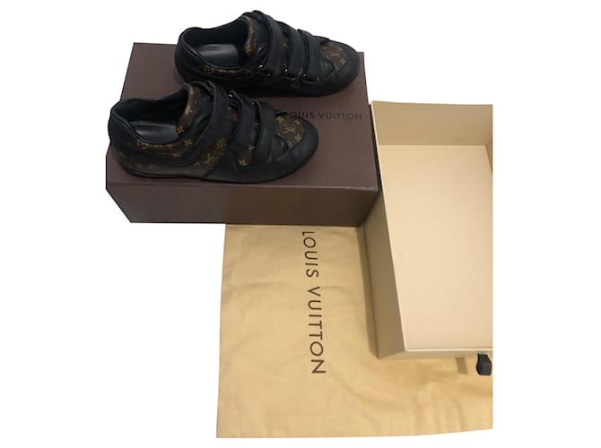 Louis Vuitton Turnschuhe Braun Leder  ref.327238