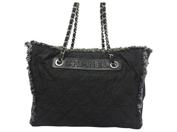 Chanel Schwarzer Matelasse Fransen Canvas Tote Bag Leder Leinwand Kalbähnliches Kalb Tuch  ref.328206