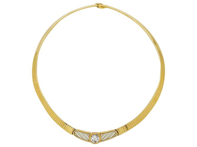 Ikonische Mauboussin-Halskette, Nadia-Sammlung, ct Gold, Perlmutt, und zentraler Diamant 1,42 Karat. Gelbes Gold  ref.328439