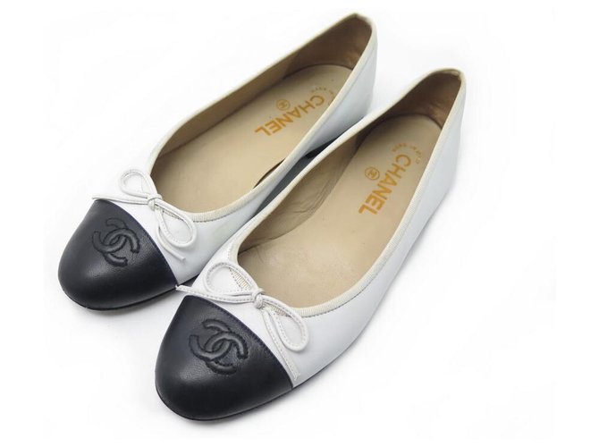 CHAUSSURES CHANEL BALLERINES A02819 LOGO CC 37 EN CUIR BLANC LEATHER SHOES  ref.328770