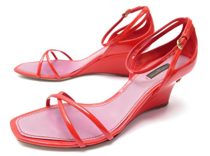 LOUIS VUITTON STRAWBERRY WEDGE SANDALS HEELS 39.5 LEATHER + BOX Red Patent leather  ref.329363