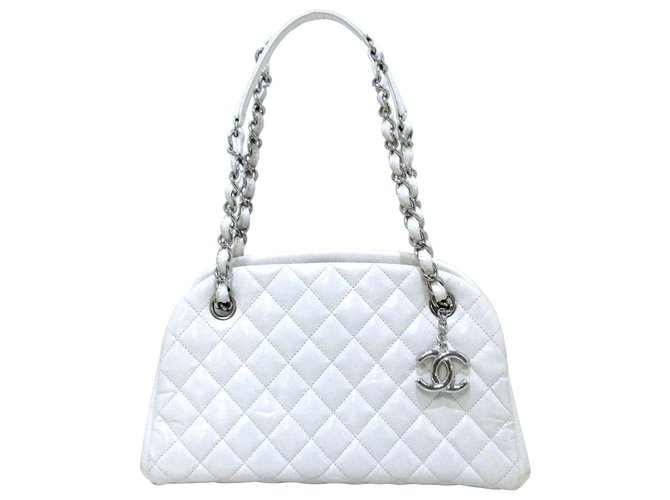 Chanel White Mademoiselle Patent Leather Bowling Bag ref.329608 - Joli  Closet