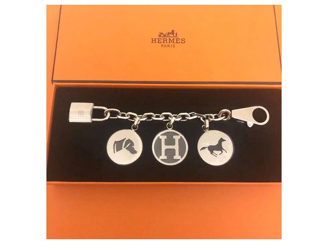 Hermès Breloque Olga Bag Charm Silver hardware Metal  ref.330099
