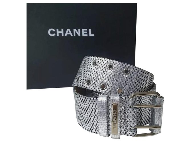 CHANEL Silver Leather  Belt Sz.80 Silvery  ref.330335