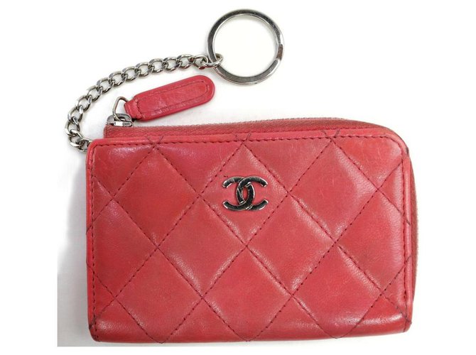 Chanel Porta-chaves em bolsa acolchoada de pele de cordeiro rosa  ref.330406