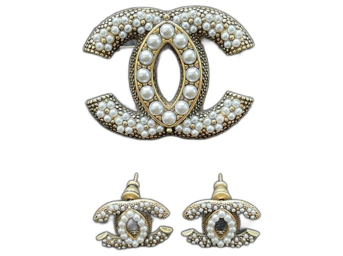 Chanel brooch and earrings White Steel  ref.330492