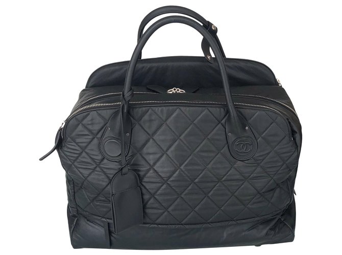 Chanel Travel bag Black Leather  ref.331931