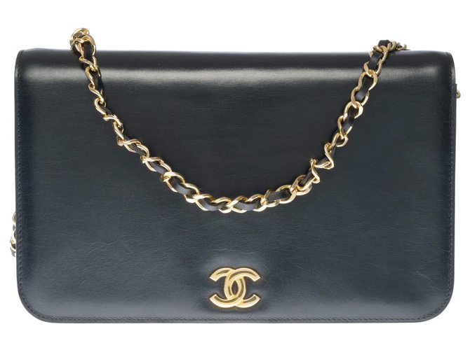Timeless Rare Chanel Classique handbag in black box leather, garniture en métal doré  ref.332802