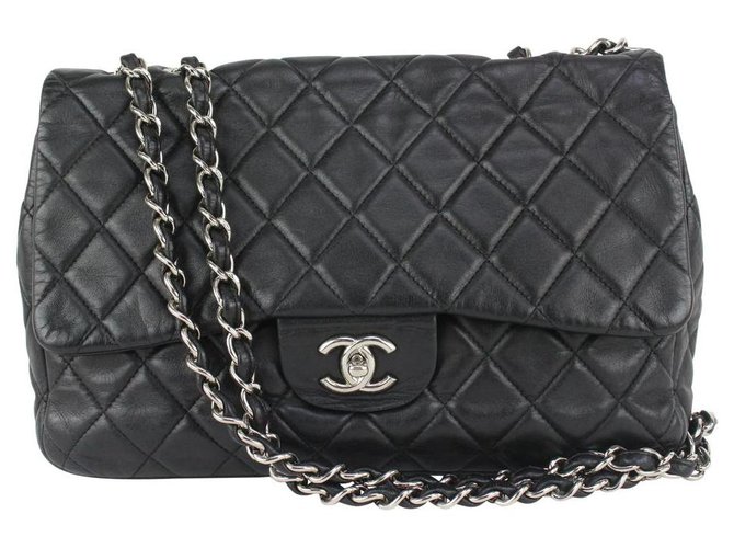 Chanel Black Quilted Lambskin Jumbo Classic Flap Silver Leather  ref.332867