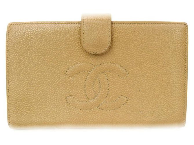 Chanel Cartera con solapa larga con logo CC en piel caviar beige Cuero  ref.332907