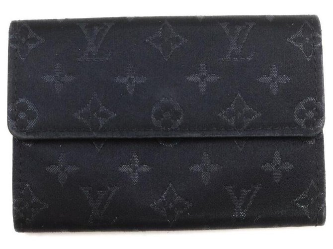 Louis Vuitton Etui porte-cartes Porte Monnaie en satin noir Monogram  ref.332916