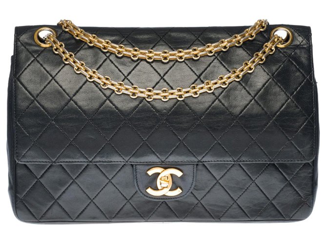 Superbe sac Chanel Timeless/Classique en cuir matelassé noir, garniture en métal doré  ref.332929