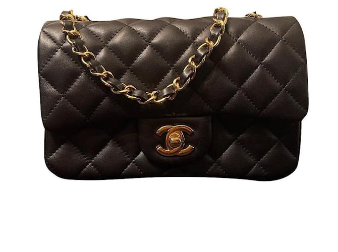 Timeless Chanel Mini bolsa de pele de cordeiro preta Preto  ref.333267