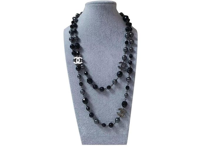 Chanel CC Schwarze Perlenkette und Ohrringe Set