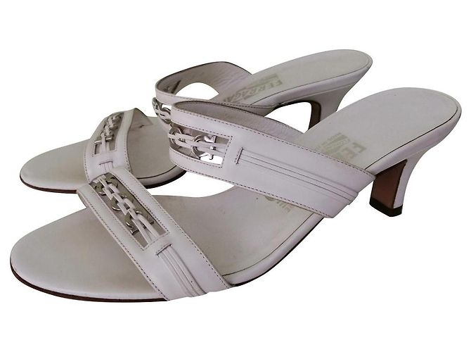 Sandali Salvatore Ferragamo in pelle bianca 36 Bianco