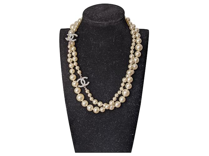 Chanel CC Pearl Long Classic Timeless Necklace Cream  ref.333634