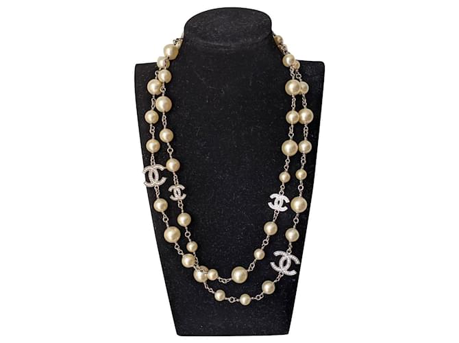CHANEL B14V Timeless CC Logo pearl crystal necklace Cream  ref.333842