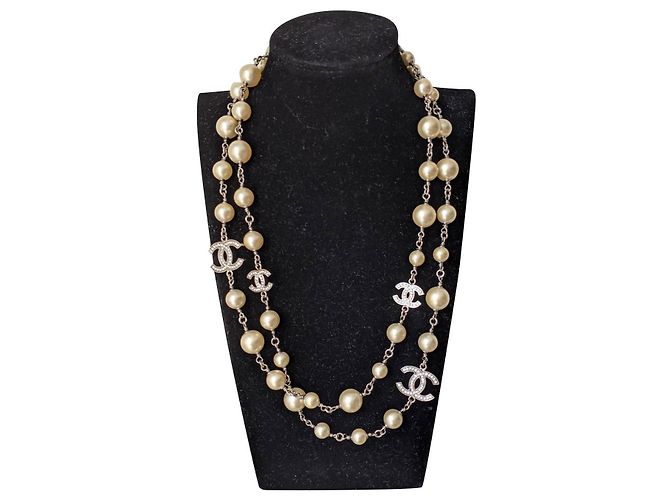 CHANEL B.14V Timeless CC Logo Perlenkristallkette Roh
