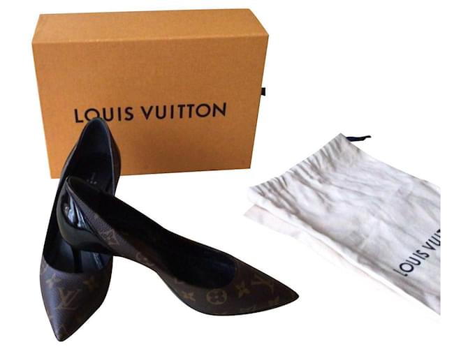 Louis Vuitton Pumps modelo querida Marrom Couro  ref.333867