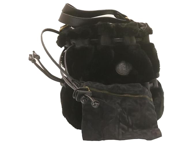 FENDI Zucca Acryl Fur Shoulder Bag Black Auth ar4063  ref.334797