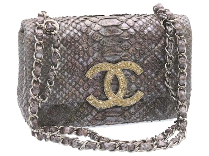 Chanel Matelasse Patent Leather Crossbody Bag (SHG-33619) – LuxeDH