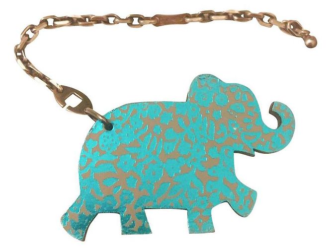 Hermès Charm de sac en cuir d'éléphant Bleu 