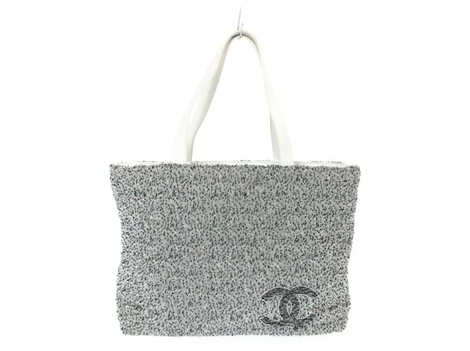 Chanel-Einkaufstasche Grau Leder  ref.339889