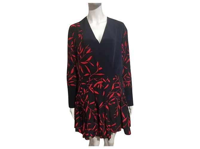 Diane Von Furstenberg Vestido cruzado de seda estilo kimono de DvF en negro y rojo Roja