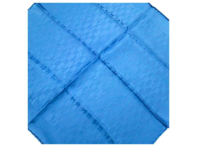 Foulard en soie imprimée bleu Hermès Tissu  ref.341041