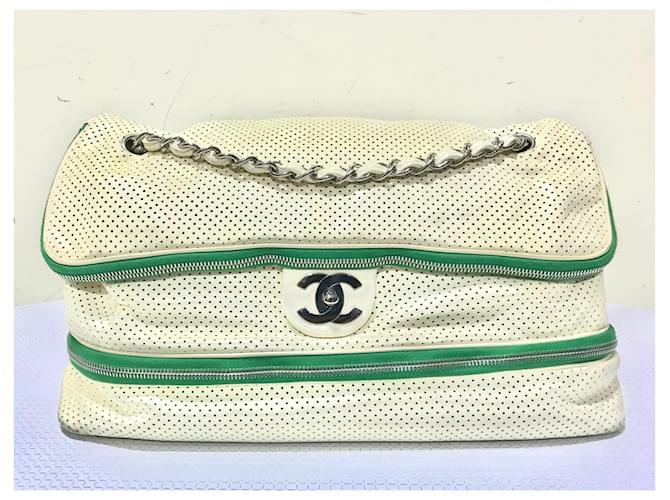 Chanel Handbags Beige Lambskin  ref.341308