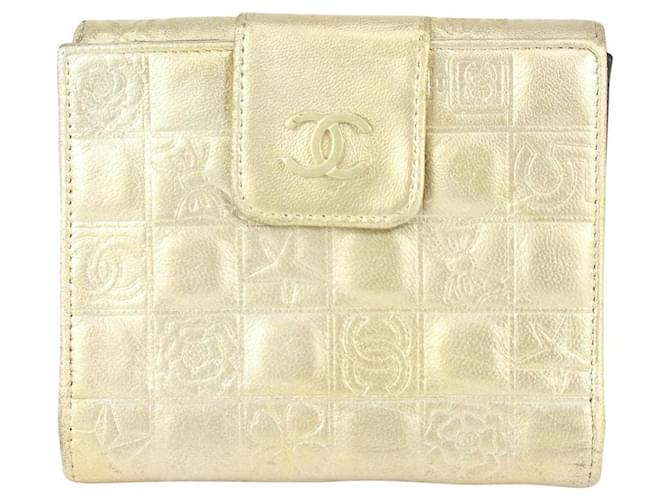 Chanel Gold Quilted Lambskin Charm Compact Wallet Leather White gold  ref.341484