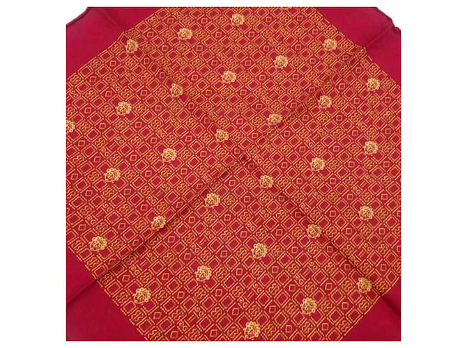 Hermès Écharpe en soie imprimée rouge Hermes Tissu  ref.341543
