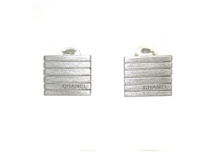 Chanel earring Silvery Metal  ref.342319