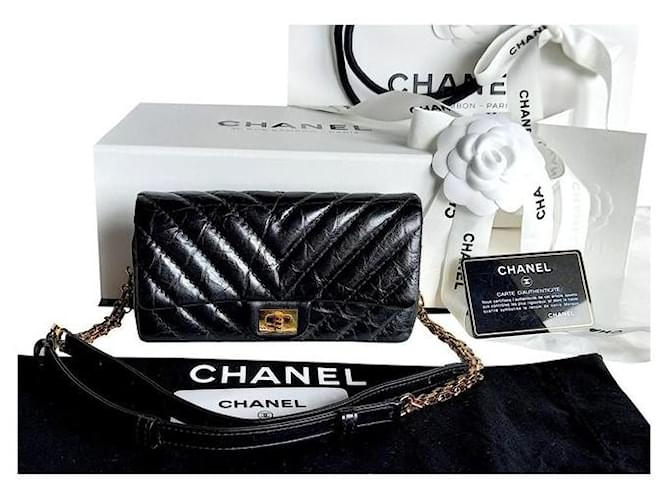 Chanel, Banana bag 2.55 Glossy black. Leather  ref.342441