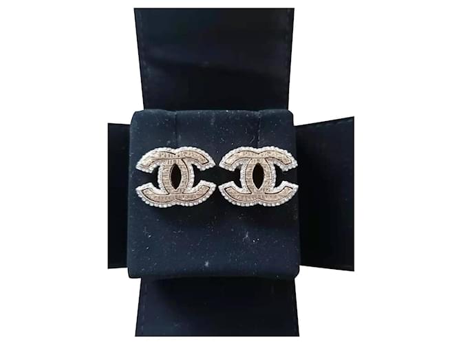 Chanel CC Egypt earrings Golden Metal ref.343304 - Joli Closet