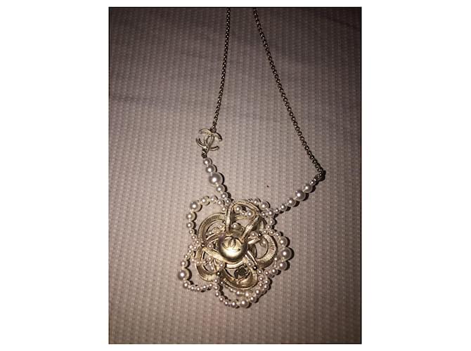 Chanel Halsketten Aus weiß Metall  ref.344637