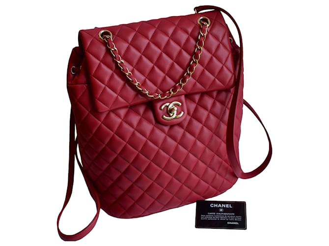 Chanel Zeitloser gesteppter Rucksack mit Karte Rot Leder Lammfell  ref.345641