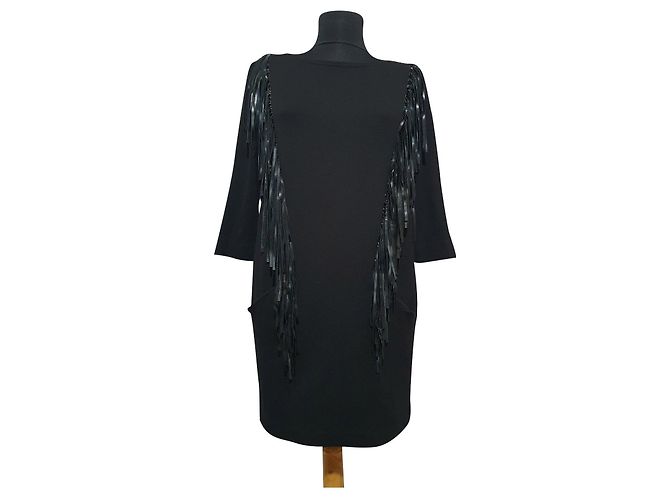 Autre Marque Vestido negro con flecos Ana Alcazar