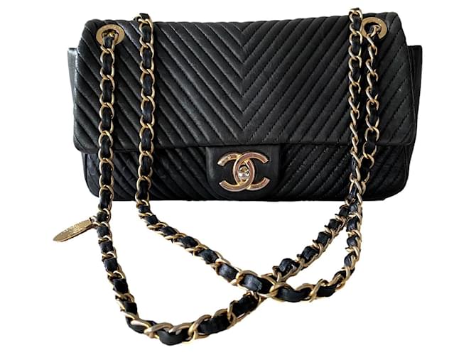 Chanel Handtaschen Schwarz Leder  ref.348182