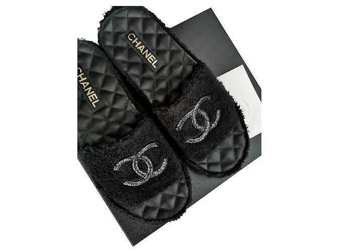 Chanel Mulas esponja Preto